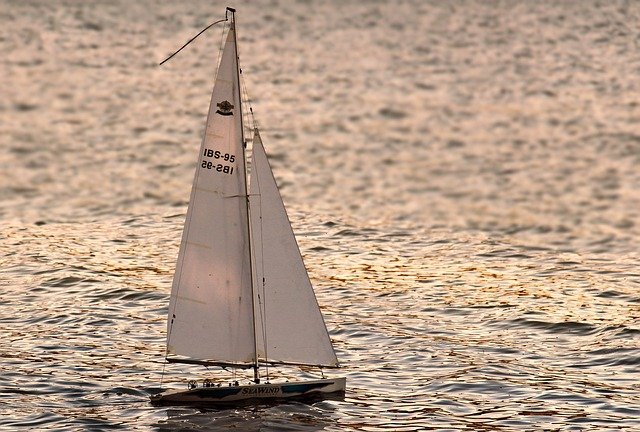 Najlepszej jakości ofertę tyczącą się jachtowej elektroniki kupić możemy w naszym sklepie sailstore.pl!